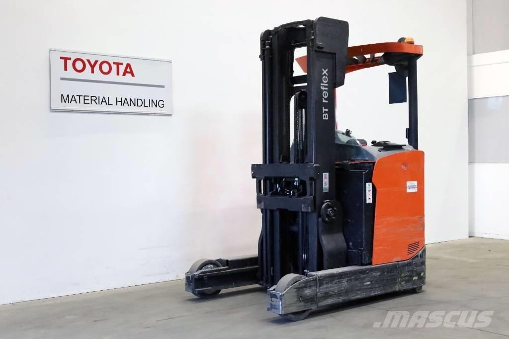 Toyota RRE200H Reach trucks