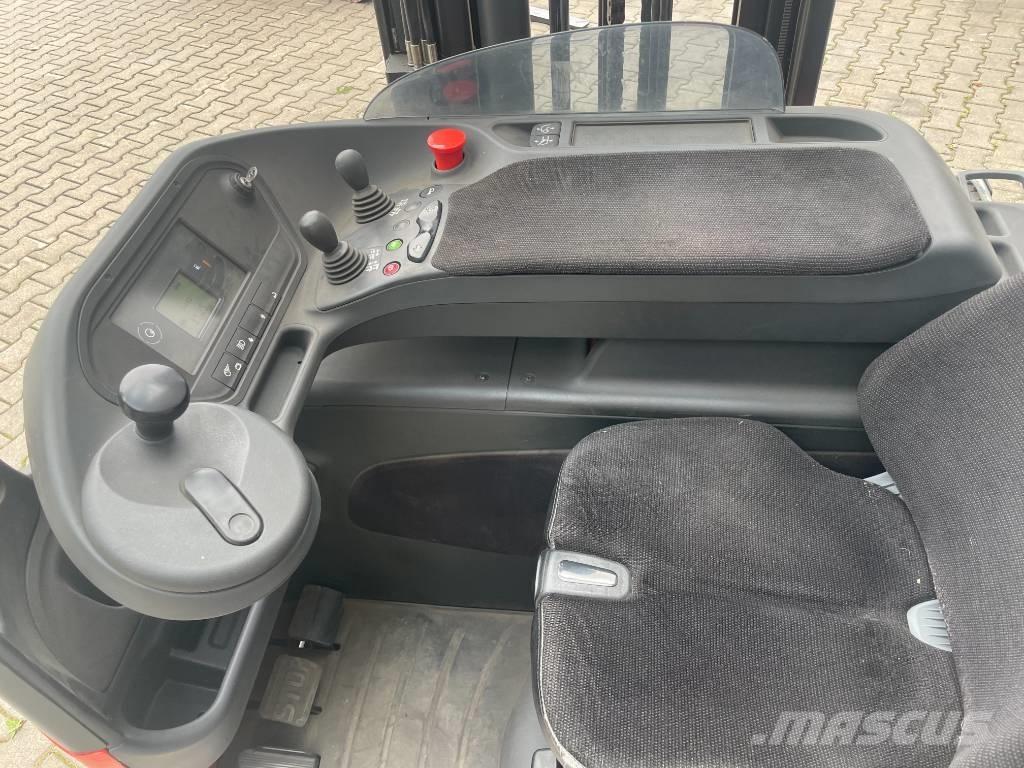 Linde R 16 Reach trucks