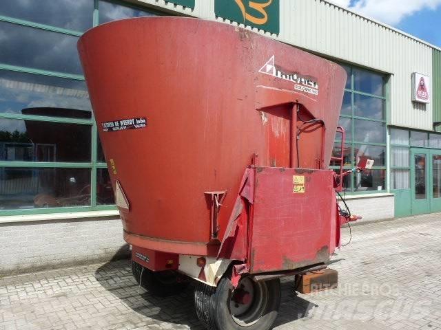Trioliet SM-14 Animal Feeders