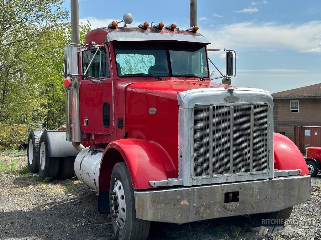 Peterbilt 378 Conventional Trucks / Tractor Trucks