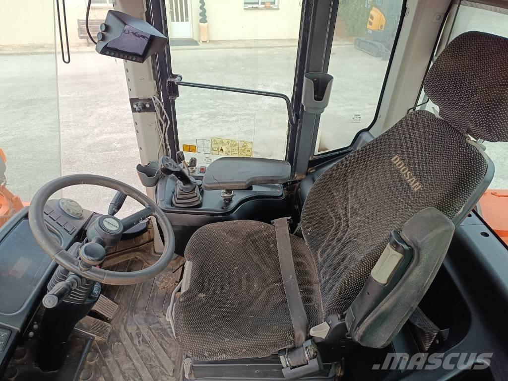 Doosan DL200-5 Mini Loader