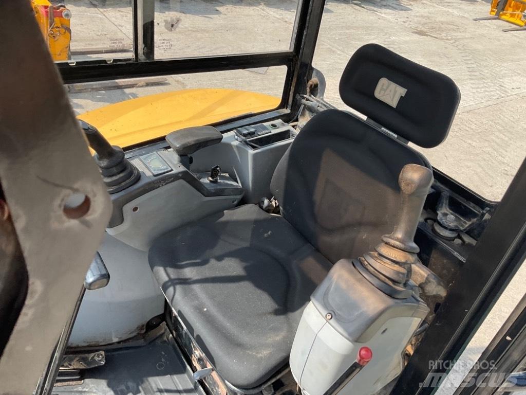 CAT 302.7 D CR Mini Excavators <7t (Mini Diggers)