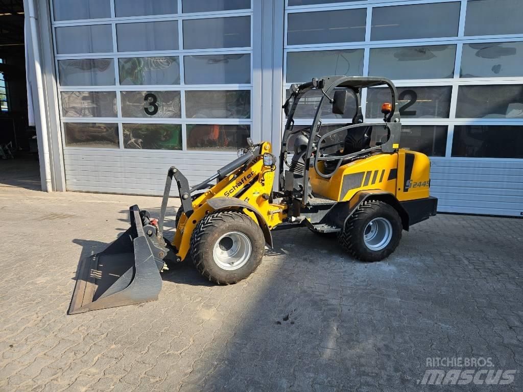 Schäffer 2445S Mini Loader