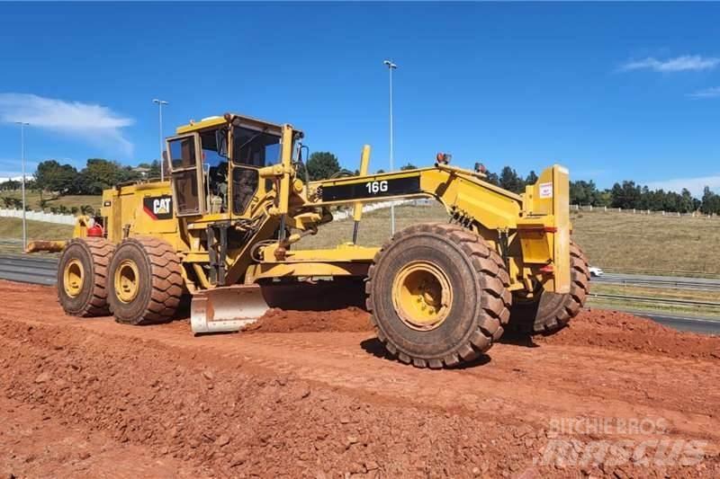 CAT  16G Motor Graders