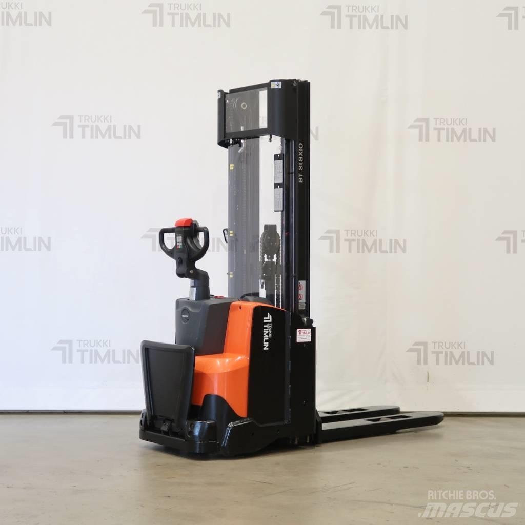 Toyota SWE120L Self Propelled Stackers
