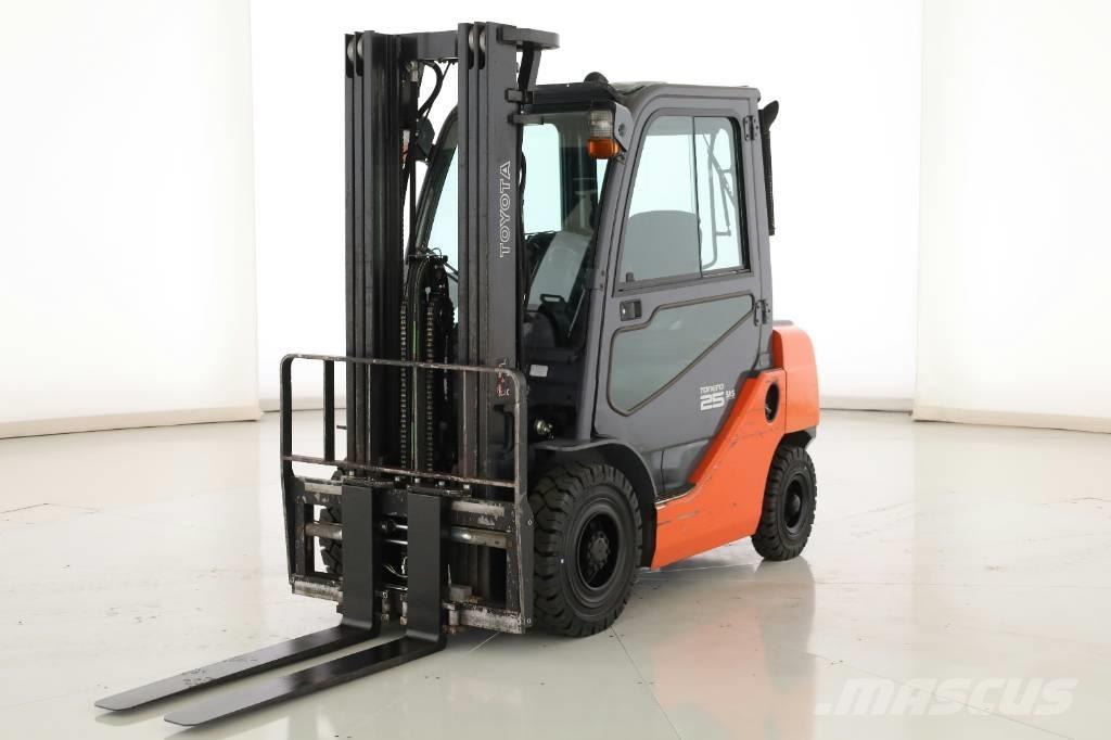 Toyota 02-8 FDF 25 Diesel Forklifts