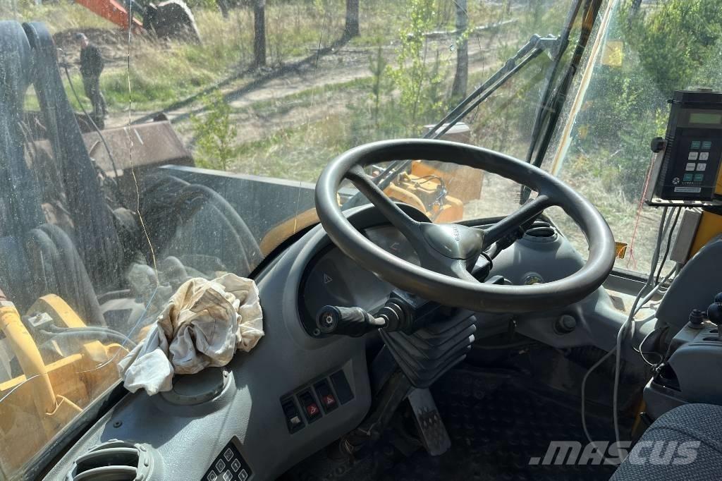 Volvo L 220 Wheel Loaders