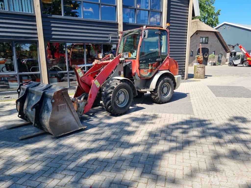 Komatsu WA 70-5 Wheel Loaders