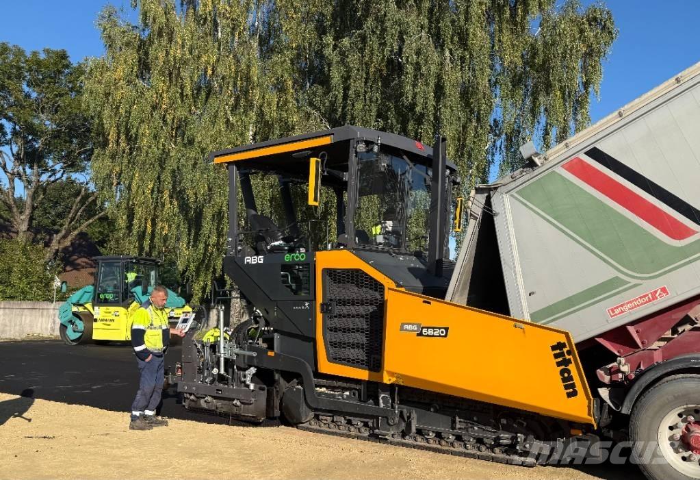 ABG 6820 Asphalt pavers