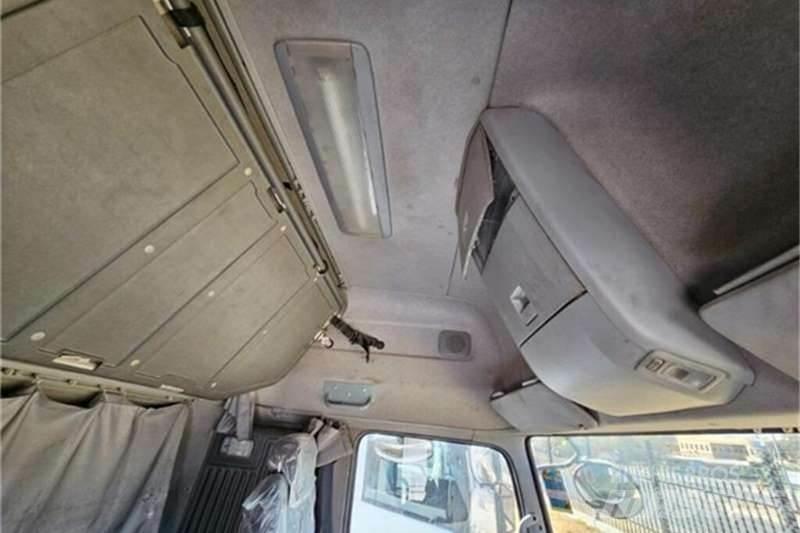 UD TRUCKS QUON Other Trucks