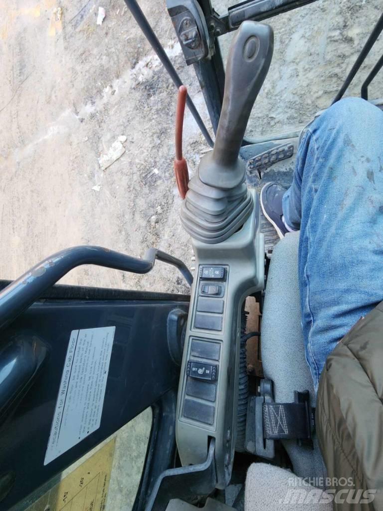 DEERE 245G LC Crawler Excavators