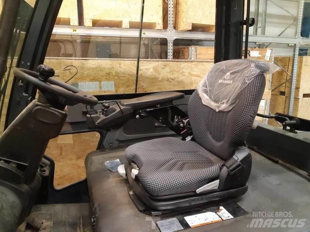 Toyota 8FBMT30 Electric Forklifts