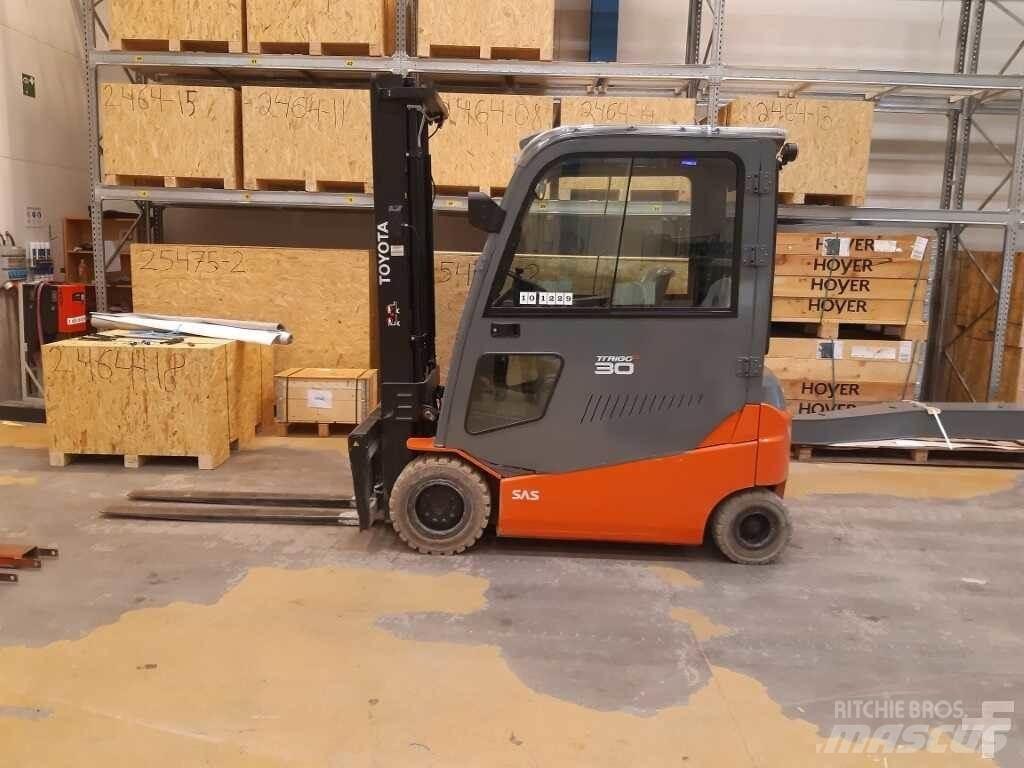 Toyota 8FBMT30 Electric Forklifts