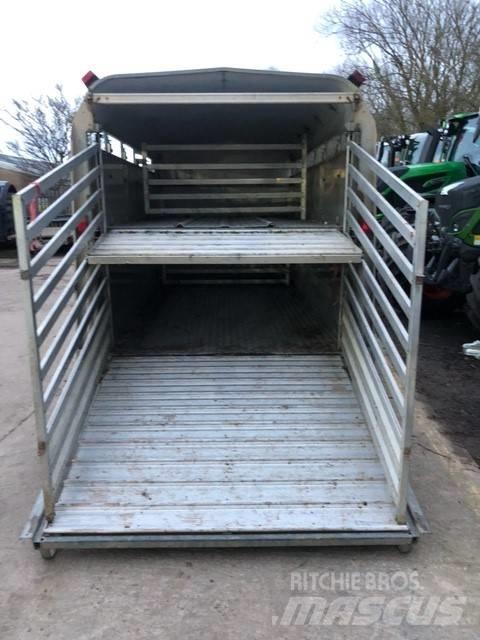 Ifor Williams TA 510 Livestock Trailers