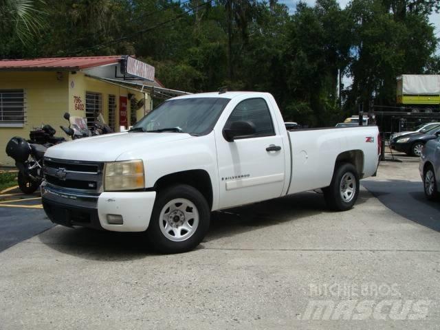 Chevrolet 1500 W/T Flatbed Trucks
