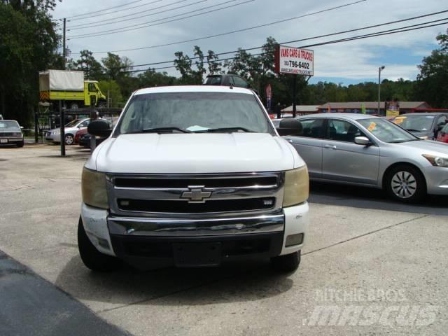 Chevrolet 1500 W/T Flatbed Trucks