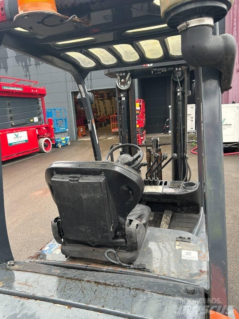 Toyota 02-8 FDF 25 Diesel Forklifts