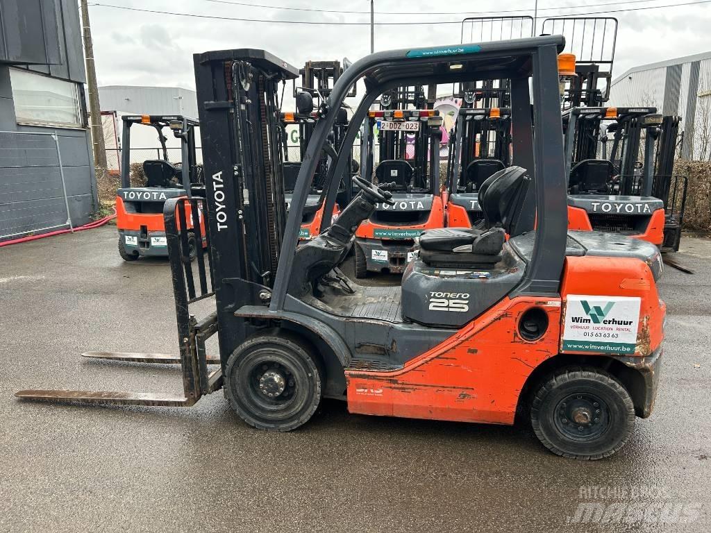 Toyota 02-8 FDF 25 Diesel Forklifts