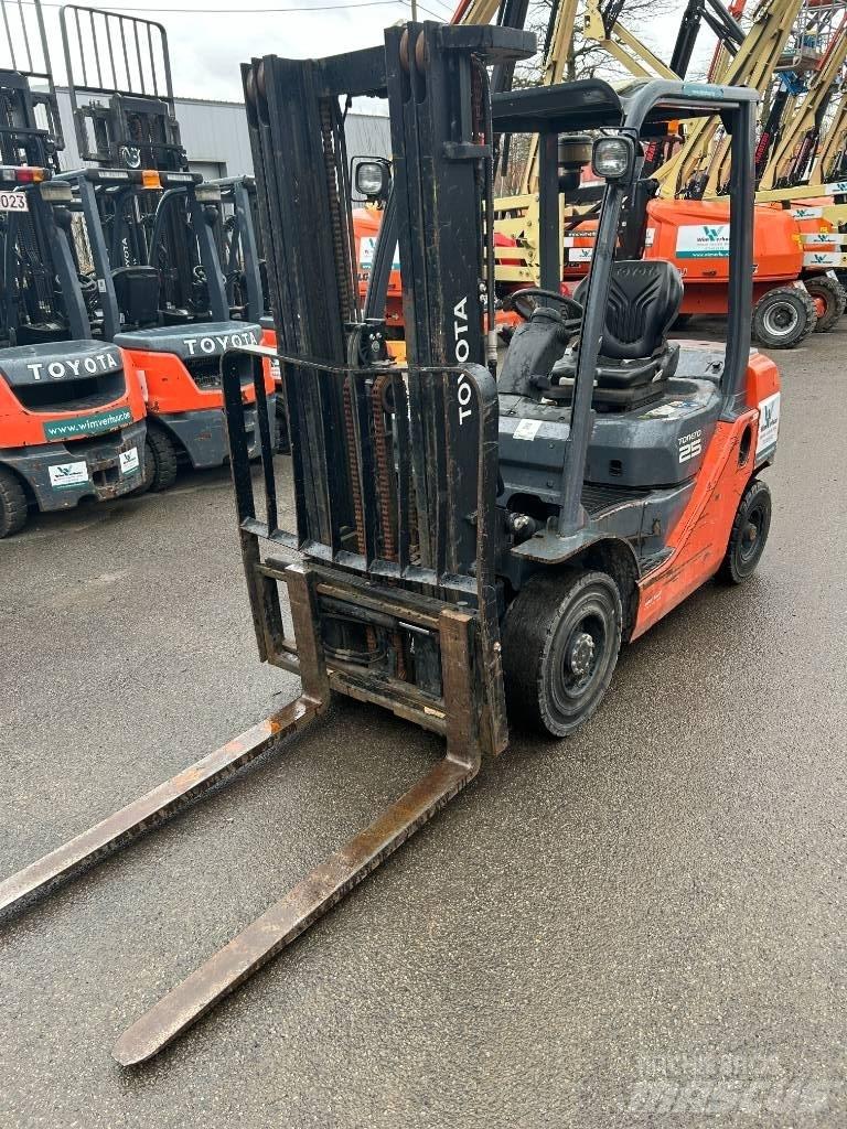 Toyota 02-8 FDF 25 Diesel Forklifts