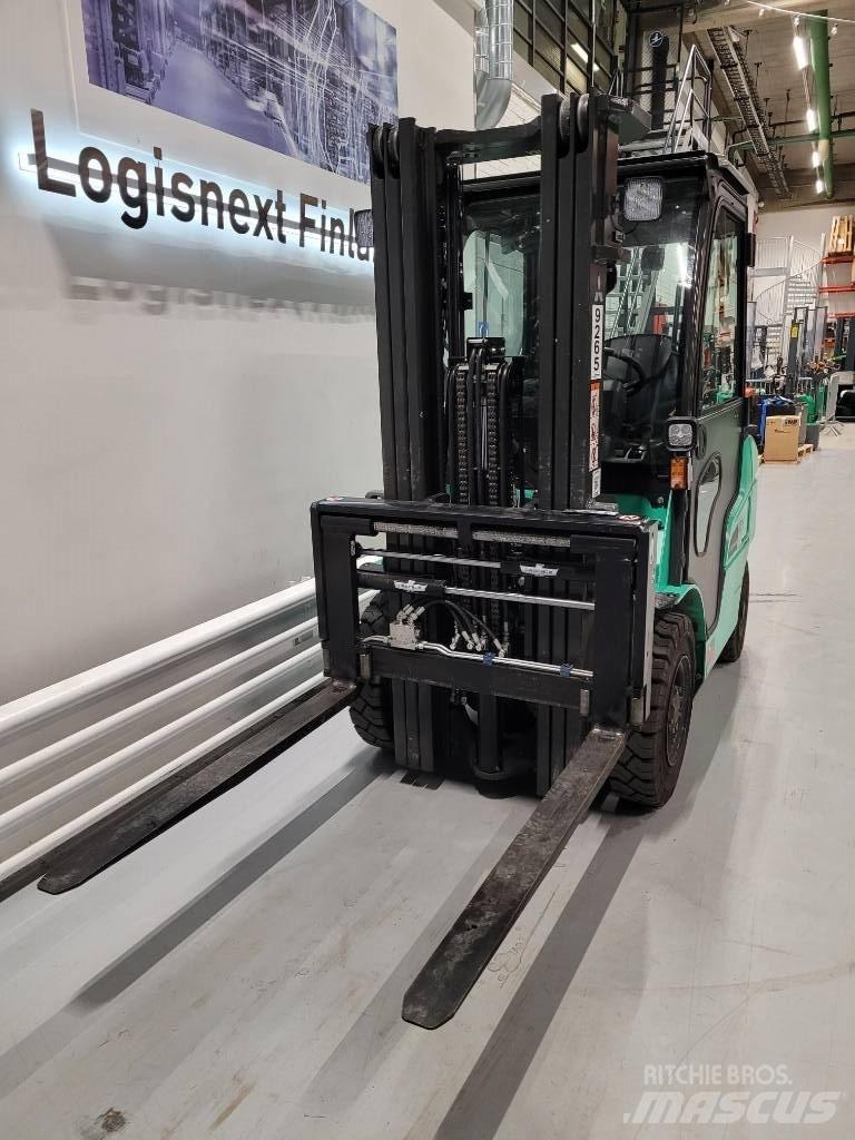 Mitsubishi FD25N3 Diesel Forklifts