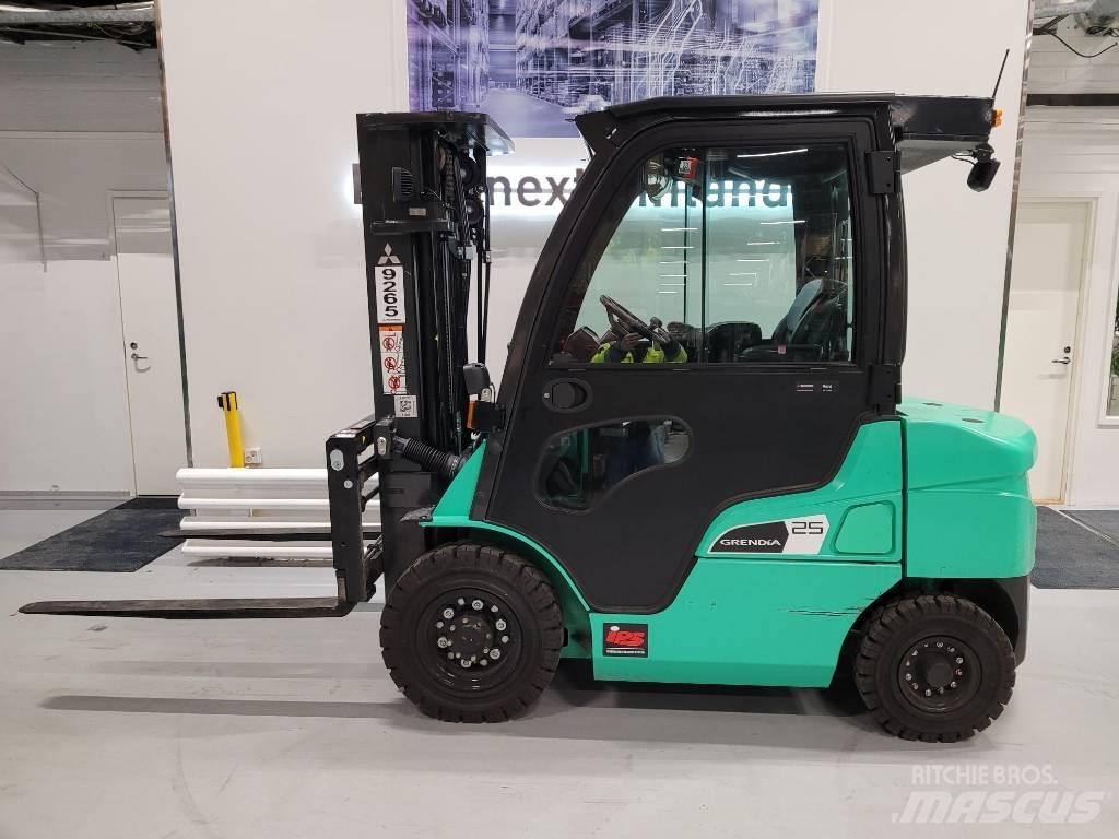 Mitsubishi FD25N3 Diesel Forklifts