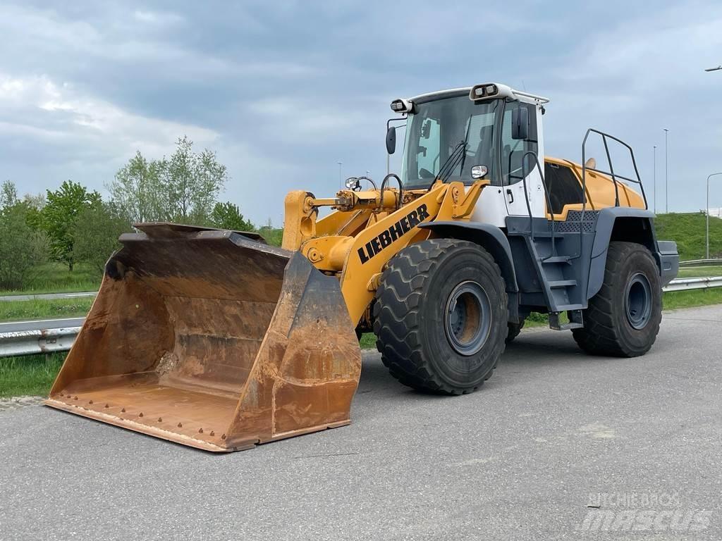 Liebherr L580 Wheel Loaders