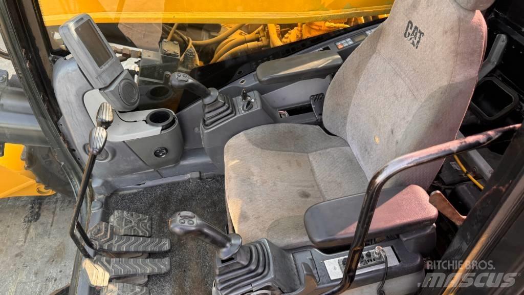 CAT 385CL Longreach Long / High Reach excavators