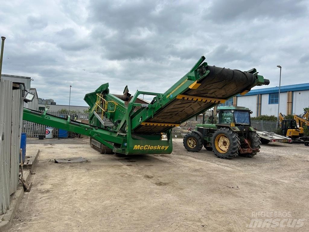 McCloskey R155 Mobile screeners