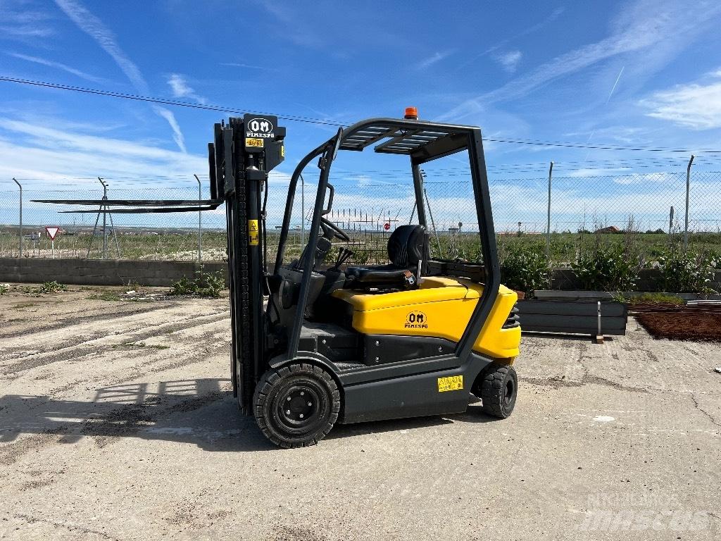 Om-Pimespo XE22 Electric Forklifts