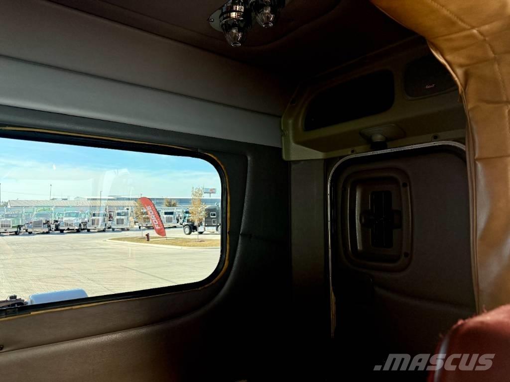 Peterbilt 379 Conventional Trucks / Tractor Trucks