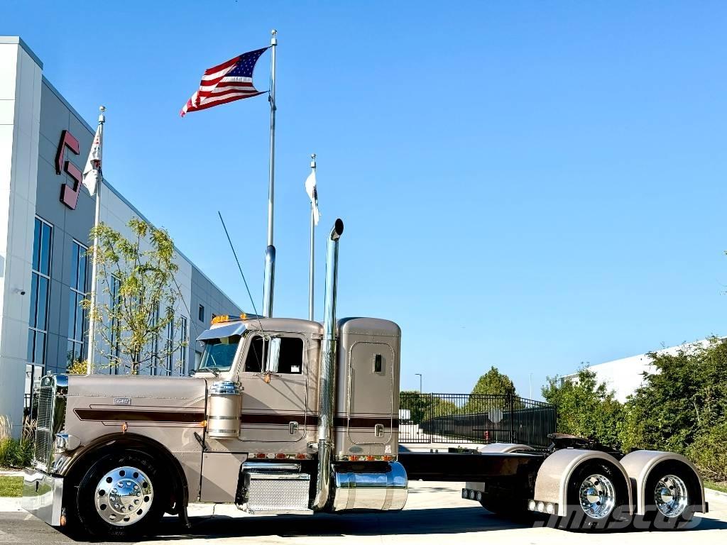 Peterbilt 379 Conventional Trucks / Tractor Trucks