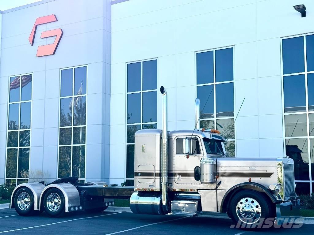 Peterbilt 379 Conventional Trucks / Tractor Trucks
