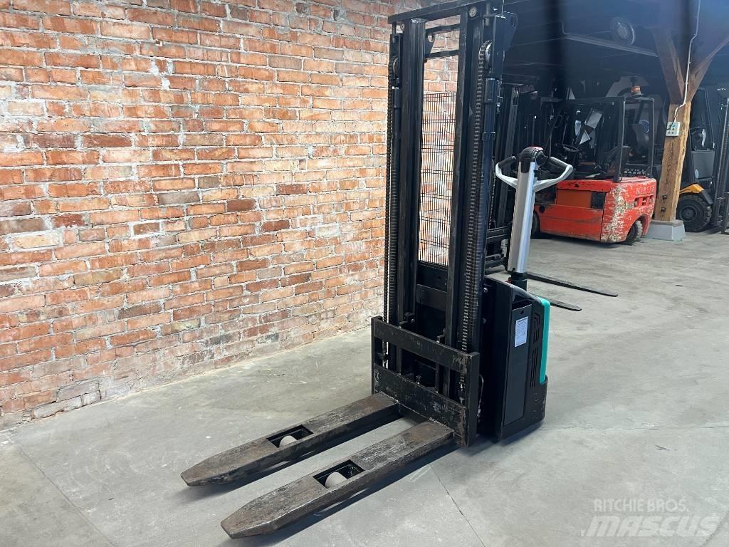 Mitsubishi SBP 12 N Pedestrian stacker