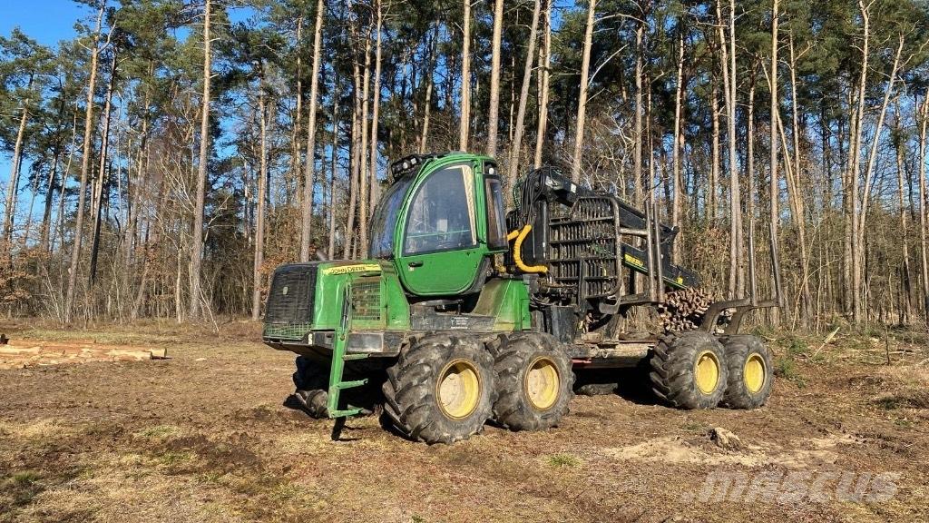 John Deere 1010 E Forwarders