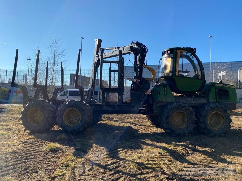 John Deere 1010 E Forwarders