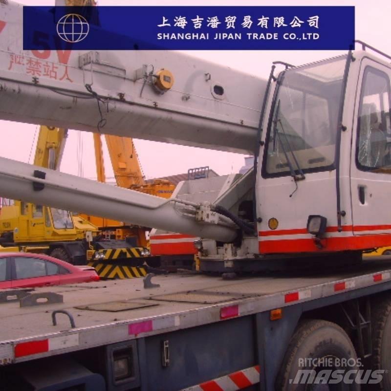 Zoomlion QY 25 Mobile and all terrain cranes