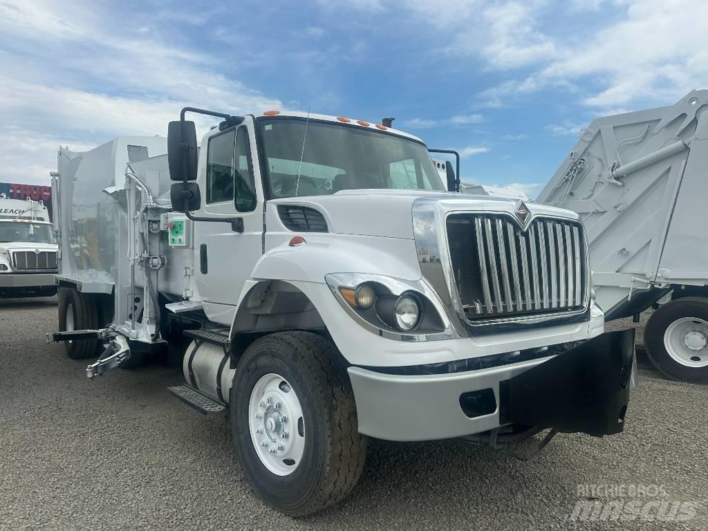 International 7500 Garbage Trucks / Recycling Trucks