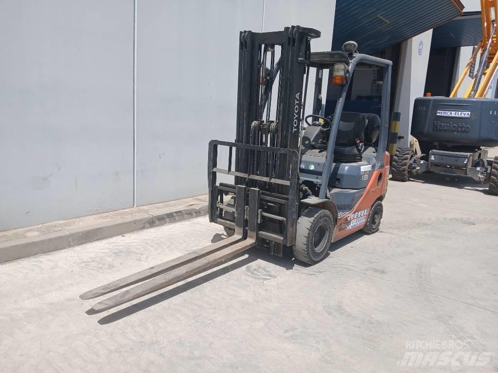 Toyota D02-8FG18 LPG trucks