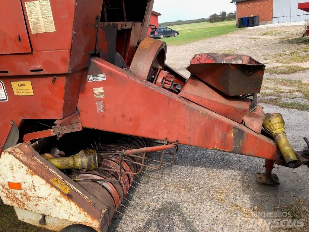 Hesston 4800 Square Balers