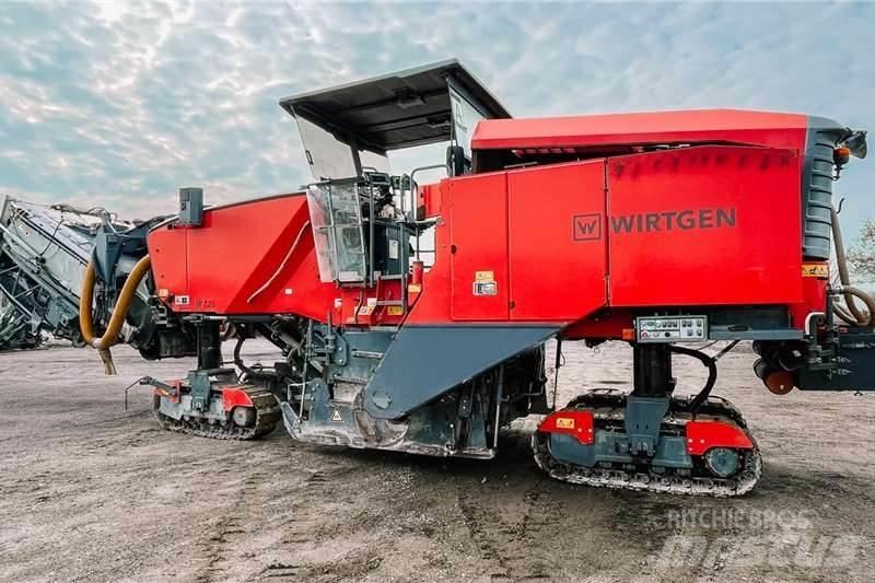 Wirtgen W220 Other Trucks