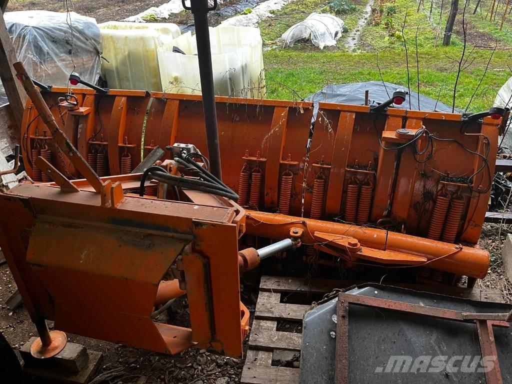 BOMBELLI LAMA 3 MT Snow Blades And Plows