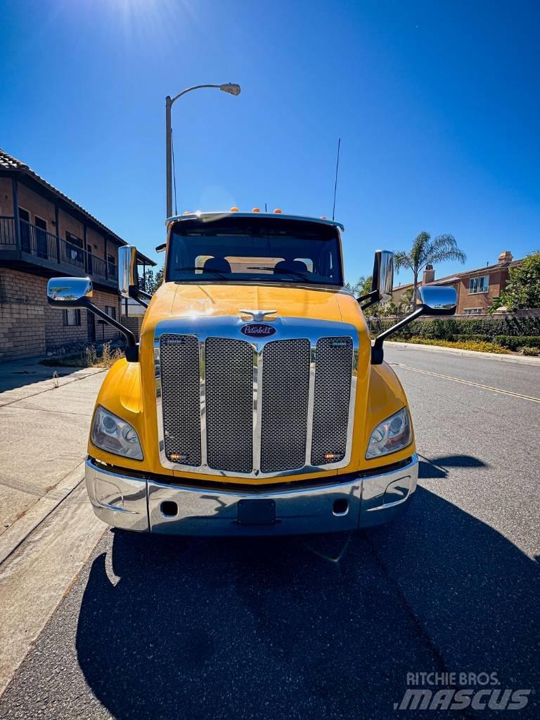 Peterbilt 579 Dump Trucks