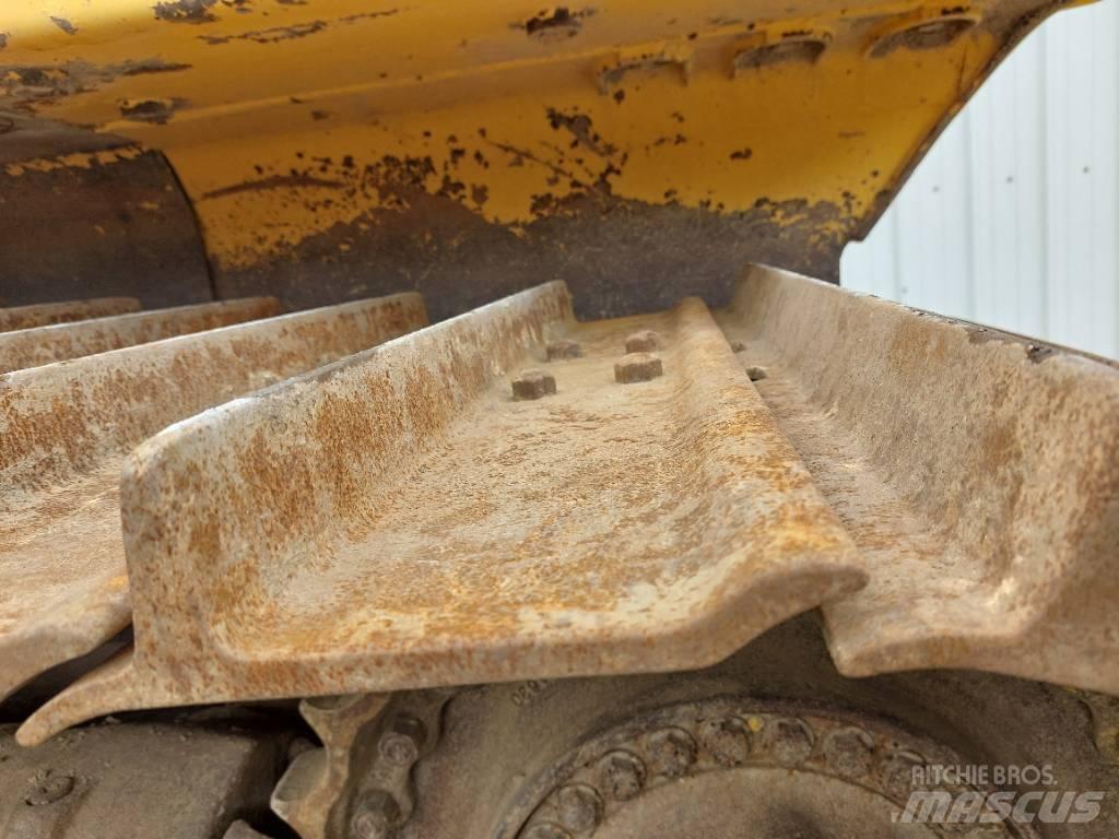 Komatsu D65PX-18 Crawler dozers