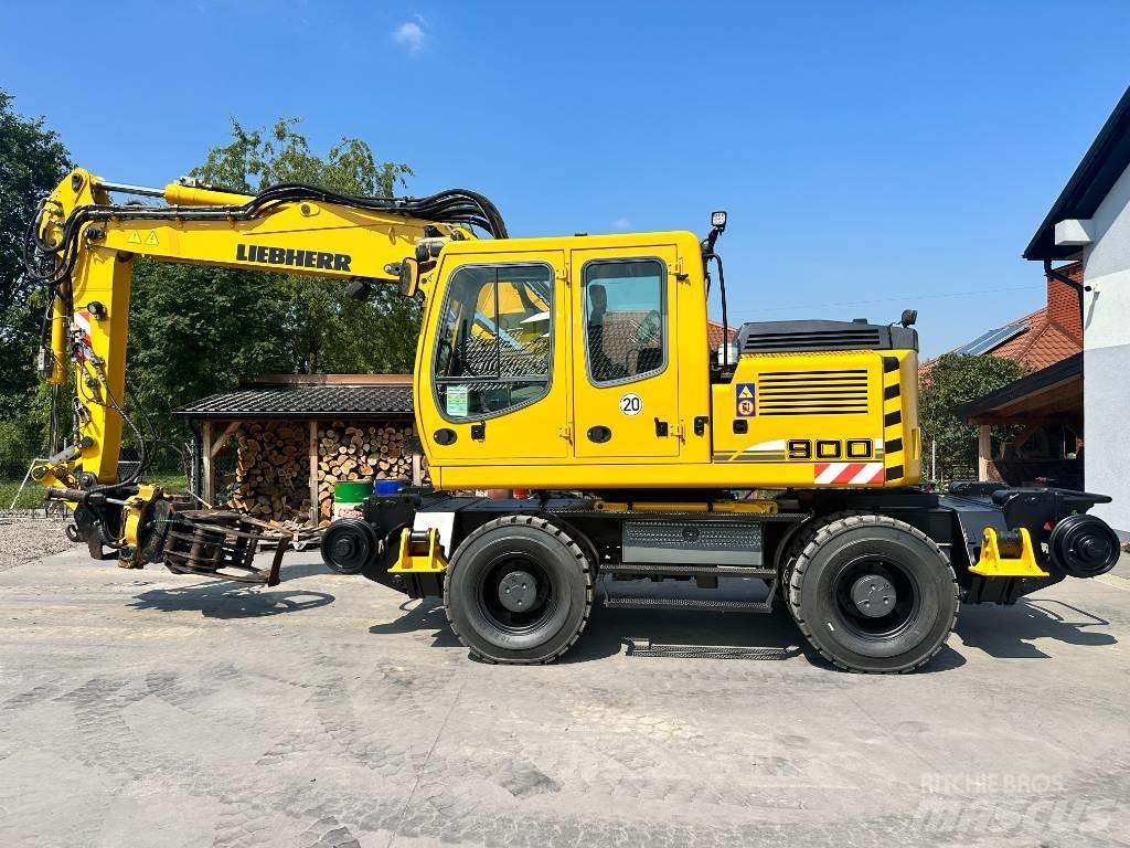 Liebherr A 900 ZW Wheeled Excavators