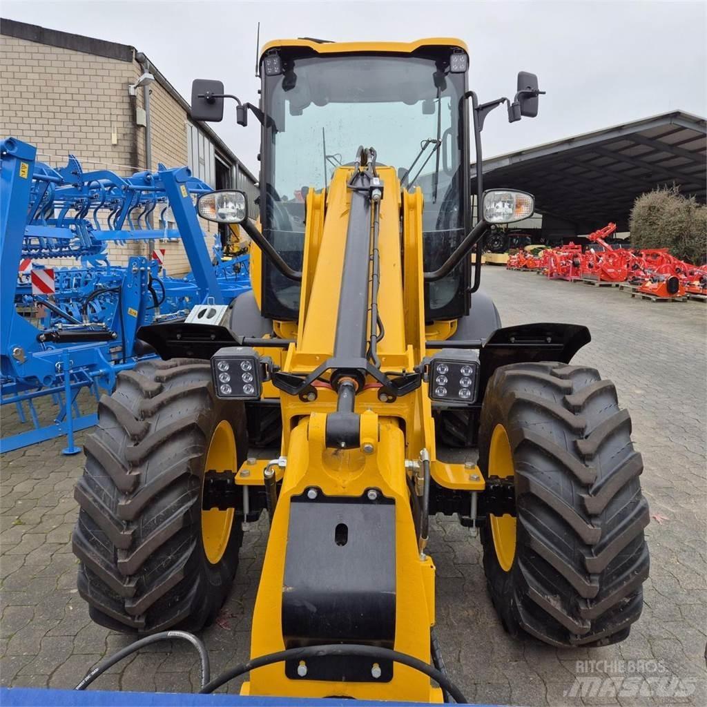 JCB TM 220 AGRI Telescopic boom lifts