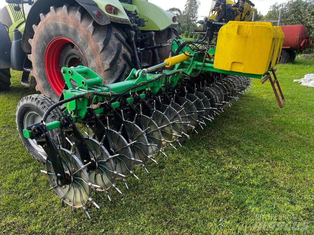  VELES-AGRO Vulkan Mineral spreaders
