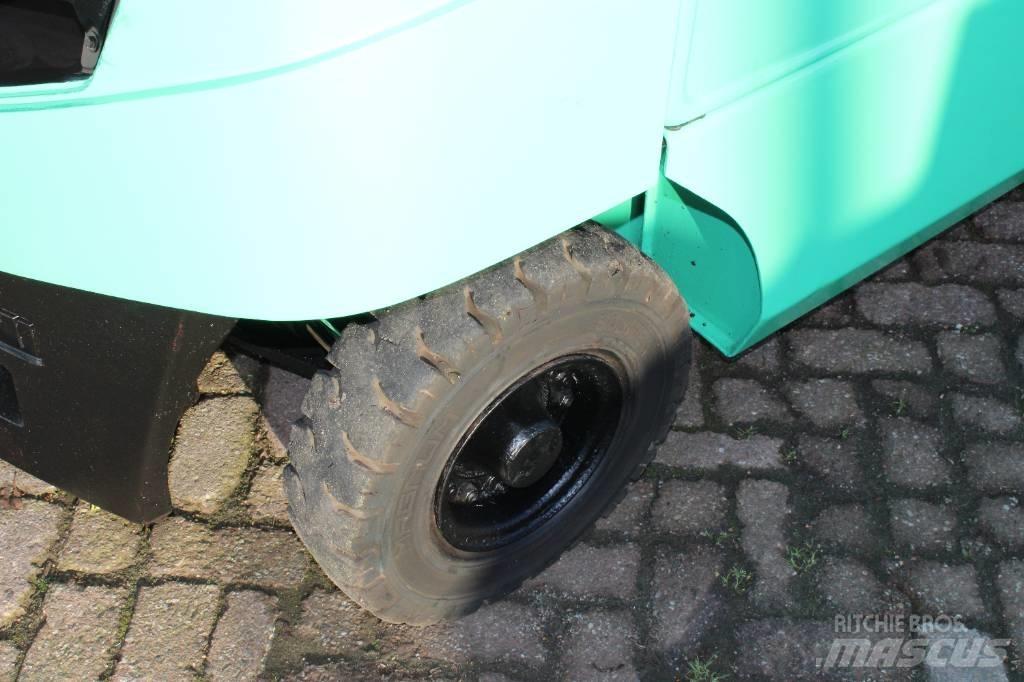 Mitsubishi FD25N Diesel Forklifts