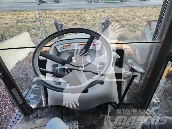 CASE 580SN Backhoe Loaders