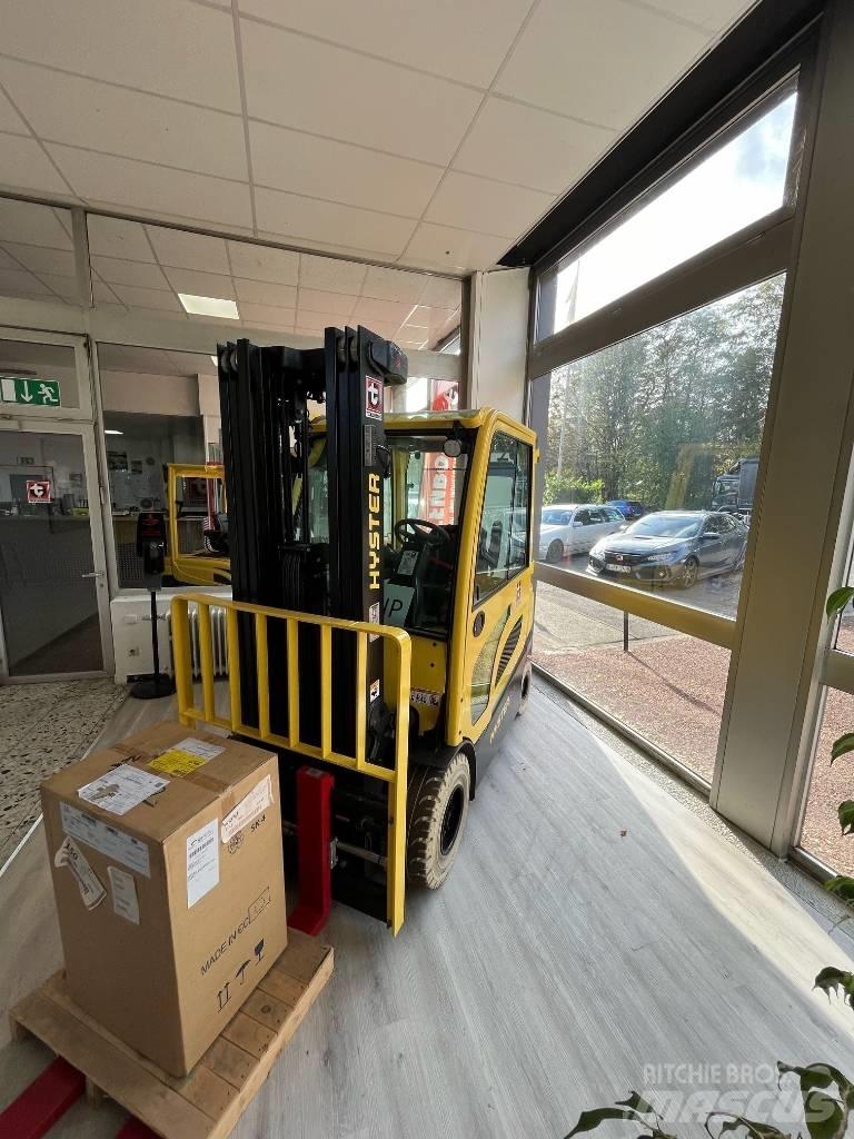Hyster J3.5XN Electric Forklifts