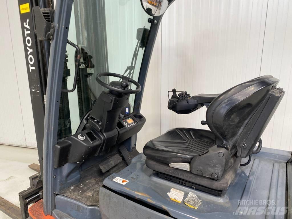 Toyota 8FBE20T Electric Forklifts